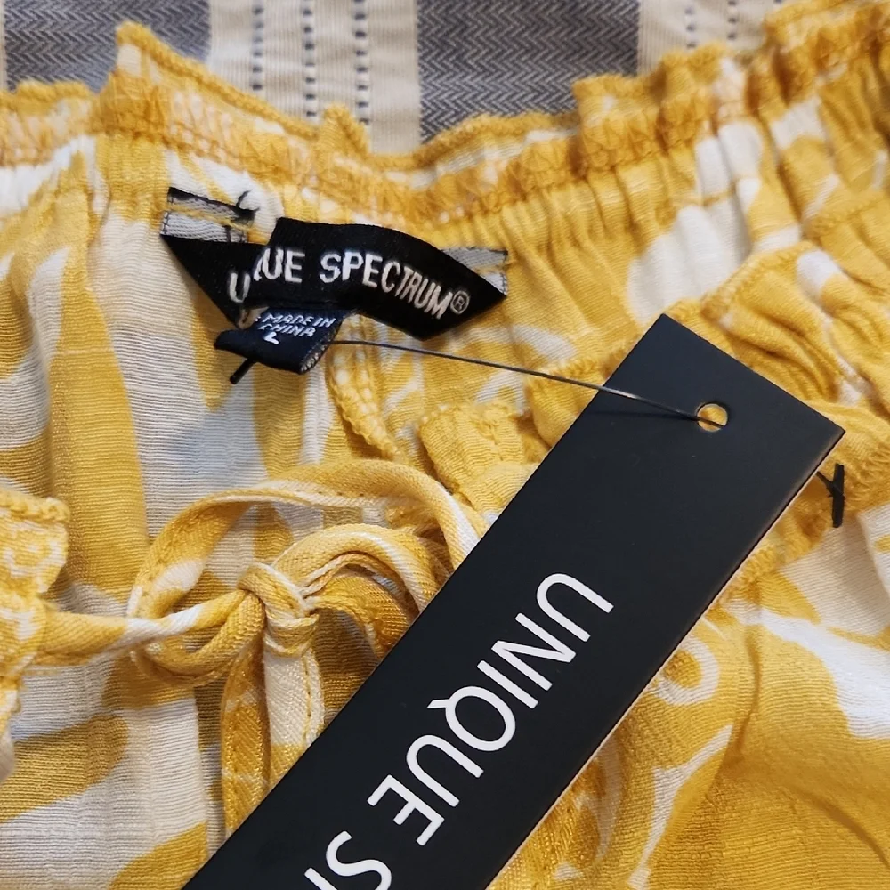 Yellow Floral Women's Top - Picture 2 of 3